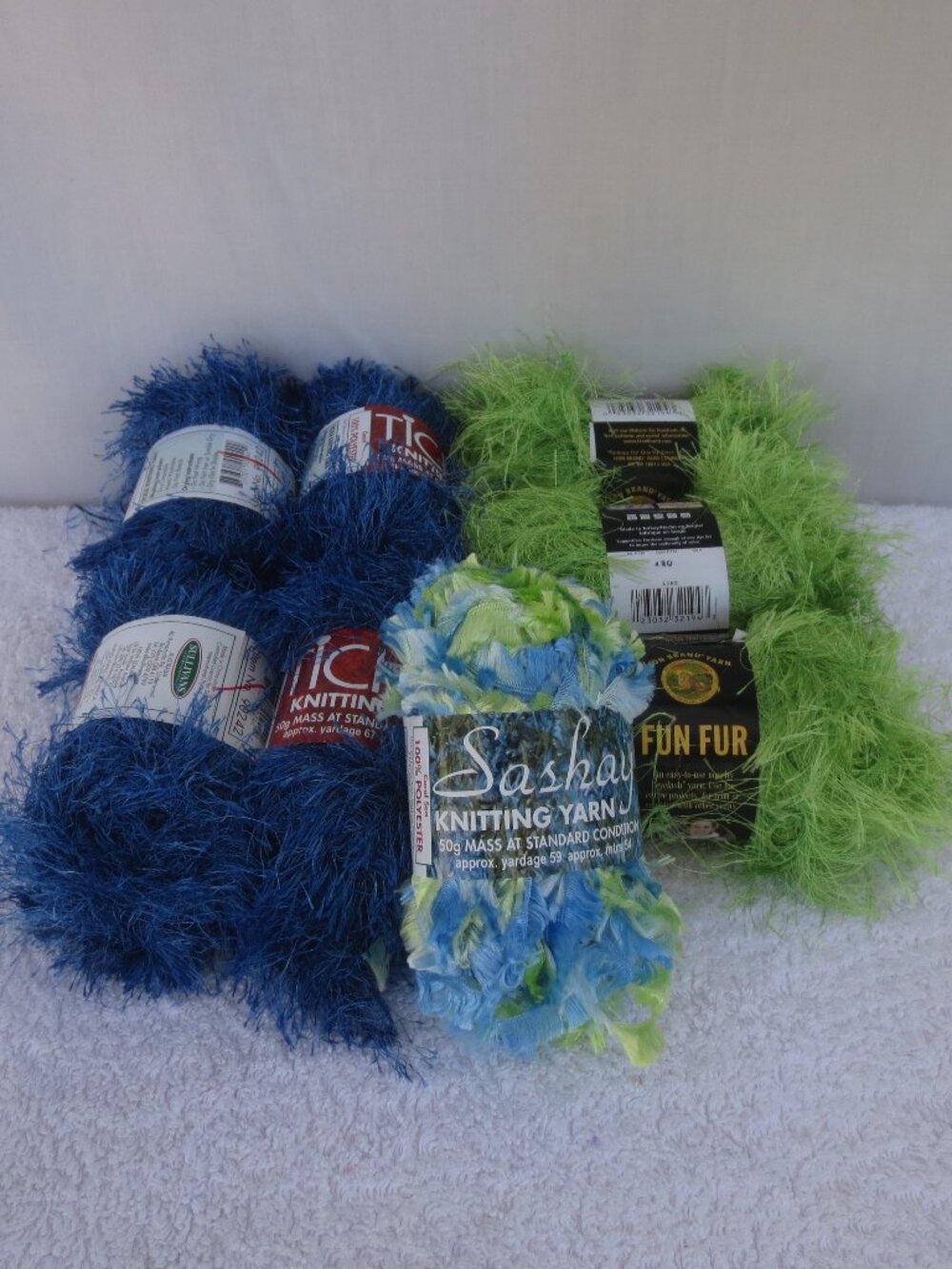 NEW Lyon Tickle Sashay Yarn Blue Green Lot of 8 Skeins Mixed Fancy Fur 400 Grams